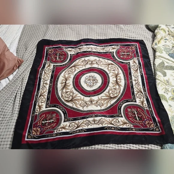 Vintage 1980s Silk Heraldic Shield Versace Style Large Sqaure Scarf. Red/Black. - Picture 4 of 11